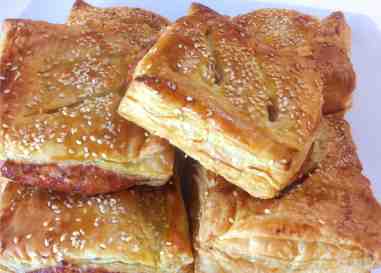 Puff pastry Parcels with caramelised Apples and pork Sausages-5
