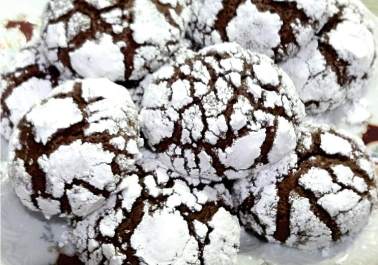 Snowy Chocolate Cookies